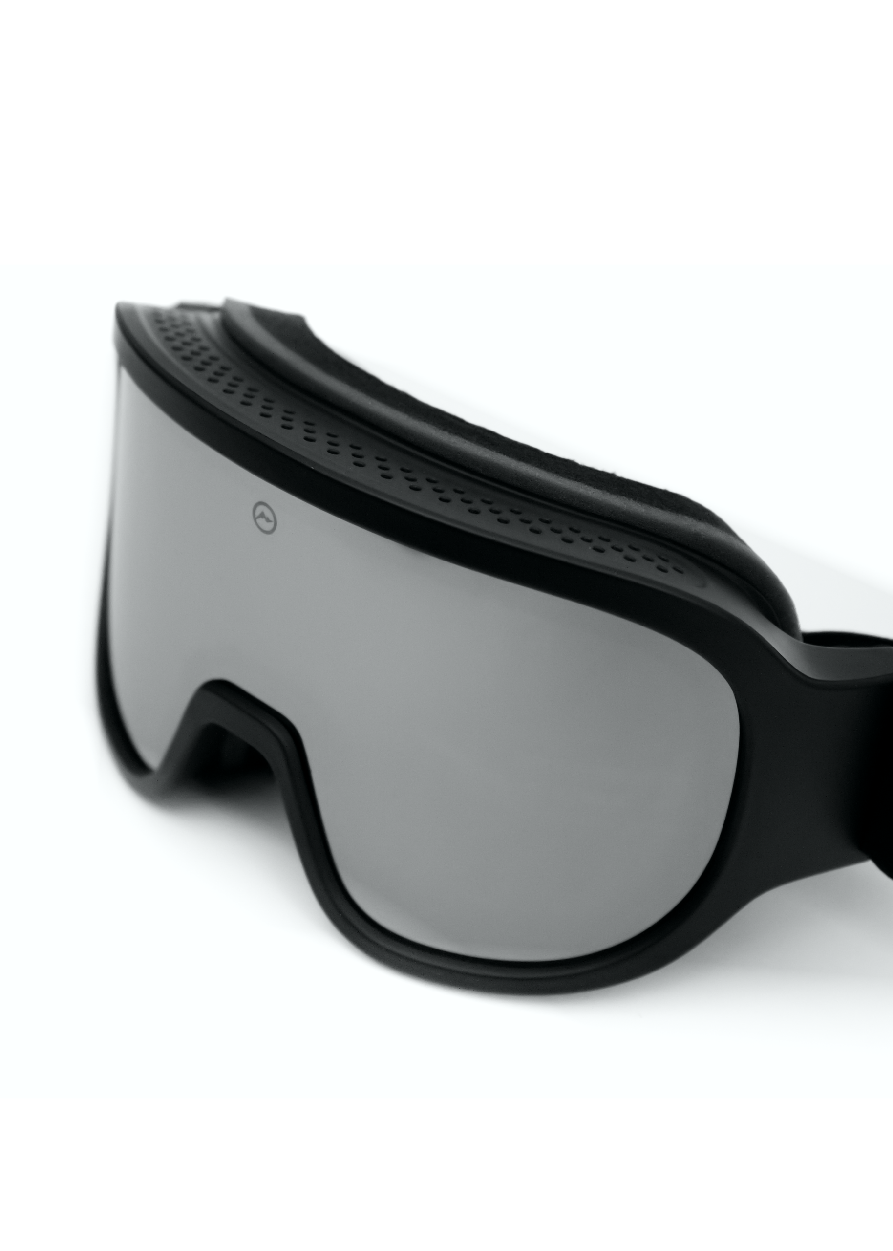 HR-123_black_side_2